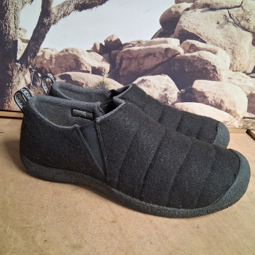 Keen Howser II Mens 10.5 Charcoal Black Quilted Wool Fleece Lined Slip On Shoes